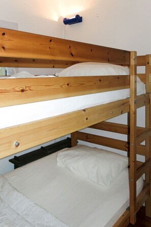 2 bedrooms, Internet