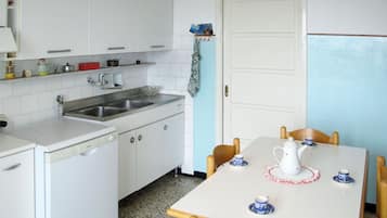 Kühlschrank, Ofen, Geschirrspüler, Toaster