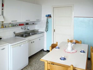 Fridge, oven, dishwasher, toaster