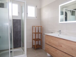 Bathroom - Reve de Mer by Interhome (Locquirec)