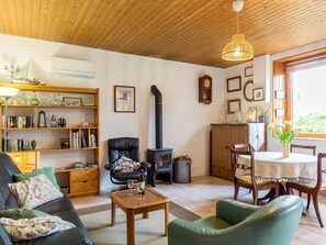 TV, fireplace, DVD player - Vacation home Bleue by Interhome (Locquirec)