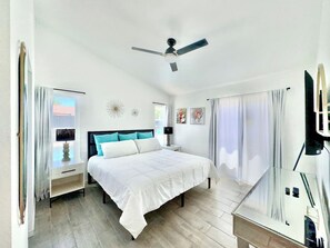 5 bedrooms, desk, iron/ironing board, travel cot