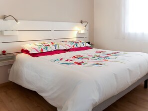 3 chambres, fer et planche à repasser, Wi-Fi