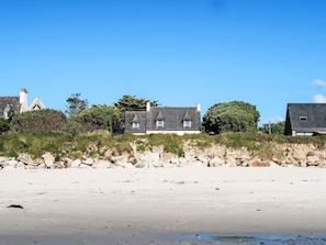 Beach nearby - La Rejeane by Interhome (Plouescat)