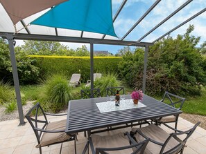 Outdoor dining - Palacret by Interhome (Trégastel)