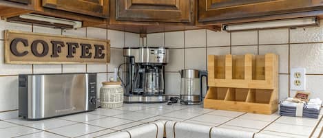 Fridge, microwave, dishwasher, coffee/tea maker