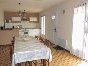 Dining - Le Maupas by Interhome (La Tranche sur Mer)