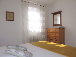 2 bedrooms
