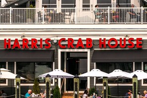 Unclassified image, 4 of 41, button - Spend the Holidays on the Bay at One-Level House with Private Beach Access & Panoramic Bridge Views (Stevensville)