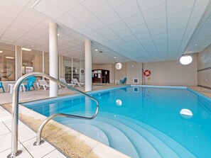 Indoor pool, a heated pool - Domaine de Bertheaume by Interhome (Plougonvelin)