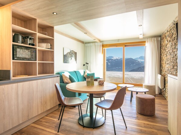 Dining - Beauregard by Interhome (Les Avanchers-Valmorel)