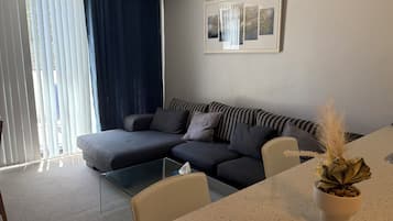 智能电视、电子游戏、书