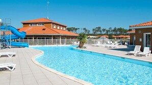 Pool - Le Domaine des Grands Lacs by Interhome (Parentis en Born)