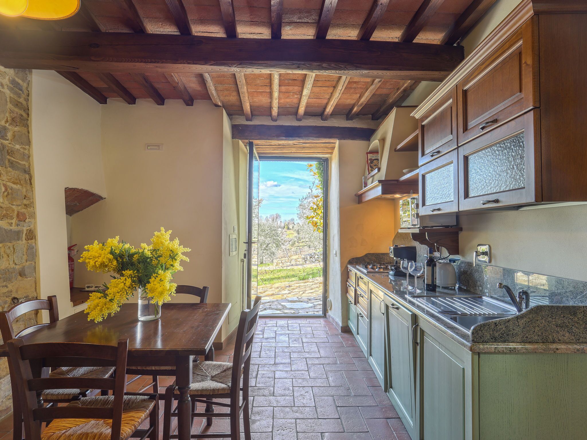 Kühlschrank, Mikrowelle, Ofen, Kochgeschirr/Geschirr/Besteck