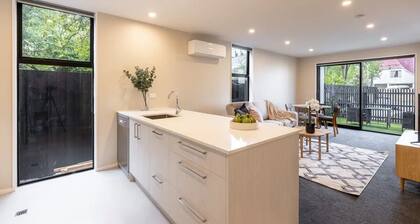 Brand New & Central Townhouse