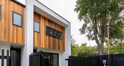 Brand New & Central Townhouse