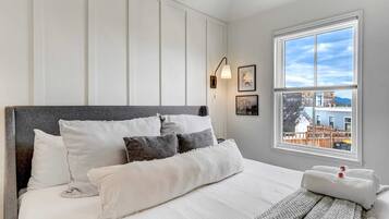 1 bedroom, travel cot, WiFi, bed sheets