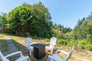 Outdoor dining - #StayinMyDistrict Brussells Bungalow (North Bend)