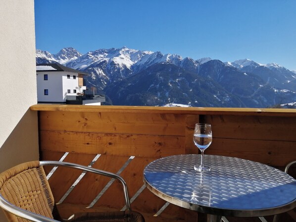 Outdoor dining - Familienfreundliche Unterkunft in Fiss (Fiss)