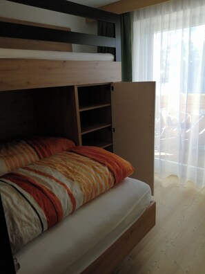 2 bedrooms, travel crib, WiFi, bed sheets - Familienfreundliche Unterkunft in Fiss (Fiss)
