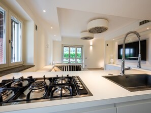 Fridge, oven, dishwasher, toaster
