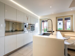 Fridge, oven, dishwasher, toaster