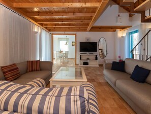 TV - Villa Bugenvila by Interhome (Ugljan/Ugljan)