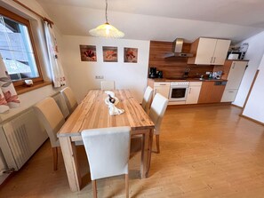 Kühlschrank, Ofen, Geschirrspüler, Toaster