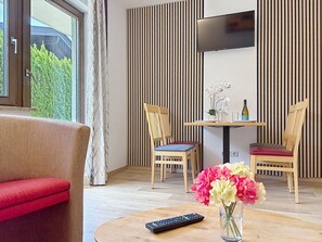 TV - Alpenchalet by Interhome (Zell am See)