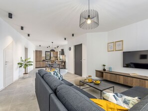 TV - Villa Isabela by Interhome (Poreč)