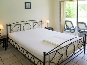 3 bedrooms, iron/ironing board, WiFi