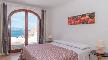 5 bedrooms, iron/ironing board