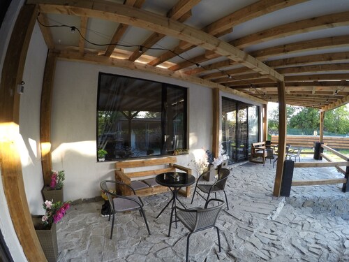 Tranquil 2-bedroom villa in Smolcha with fitness room, WiFi, AC