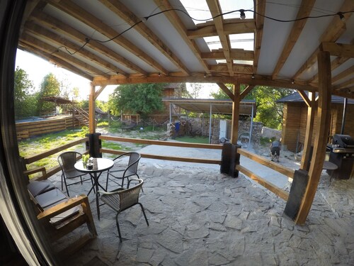 Tranquil 2-bedroom villa in Smolcha with fitness room, WiFi, AC