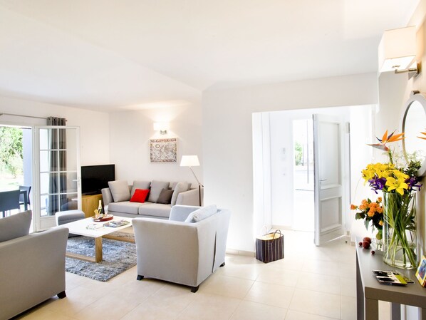 Téléviseur, lecteur de DVD