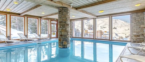 Inomhuspool och uppvärmd pool