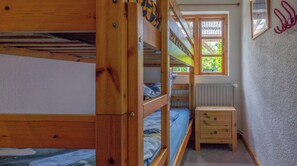 2 bedrooms, free WiFi, bed sheets - Apartment 'Ferienwohnung Eiderente' with Shared Terrace, Shared Garden and Wi-Fi (Nordstrand)