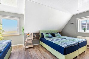 2 bedrooms, iron/ironing board, free WiFi, bed sheets