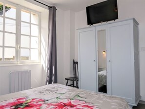 3 slaapkamers, een bureau, wifi