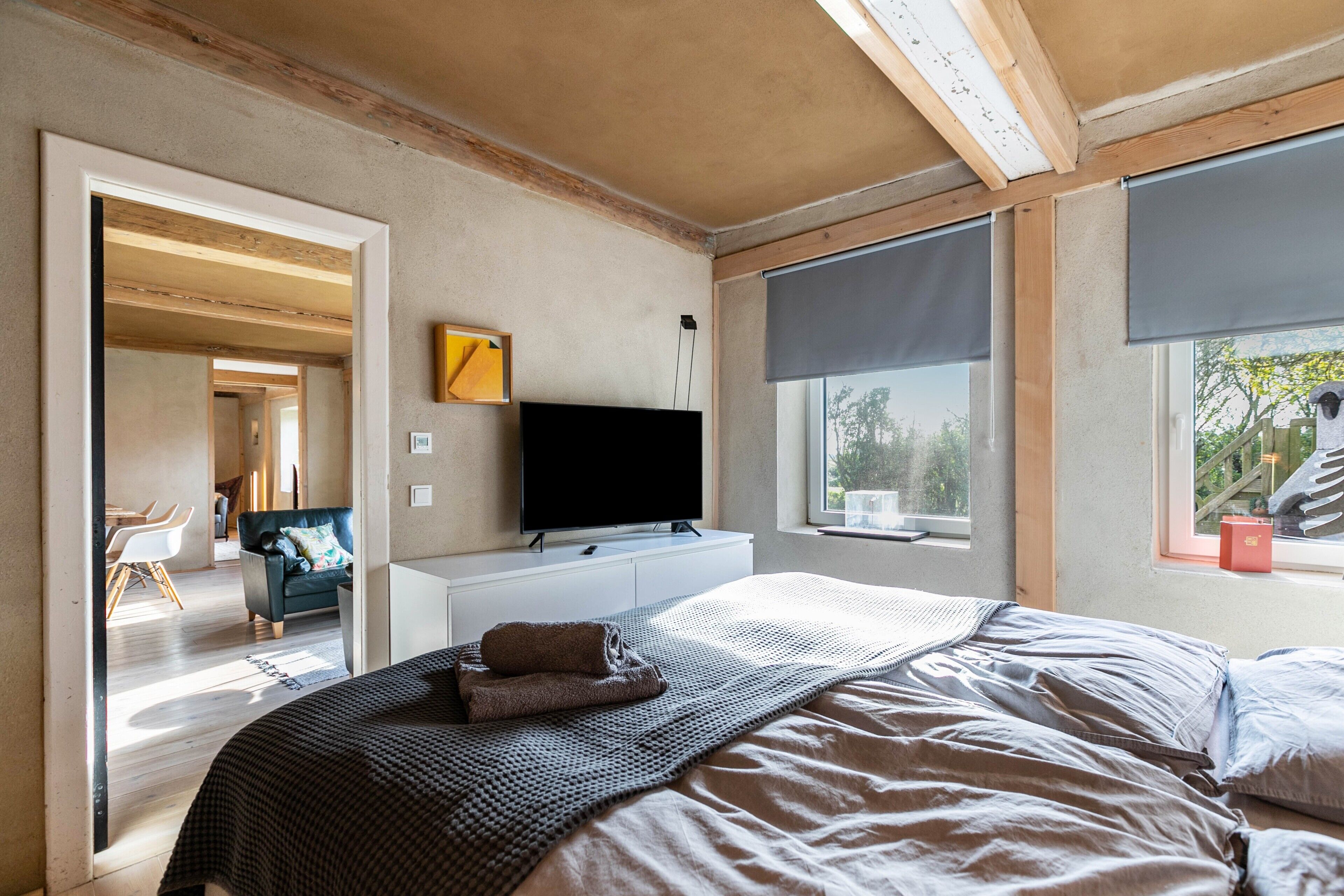 3 slaapkamers, een strijkplank/strijkijzer, gratis wifi, beddengoed