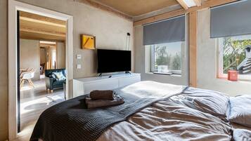 3 slaapkamers, een strijkplank/strijkijzer, gratis wifi, beddengoed