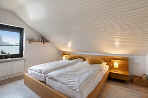 1 bedroom, iron/ironing board, free WiFi, bed sheets - Holiday Apartment 'Helga Bauch' with Balcony and Wi-Fi (Klanxbüll)