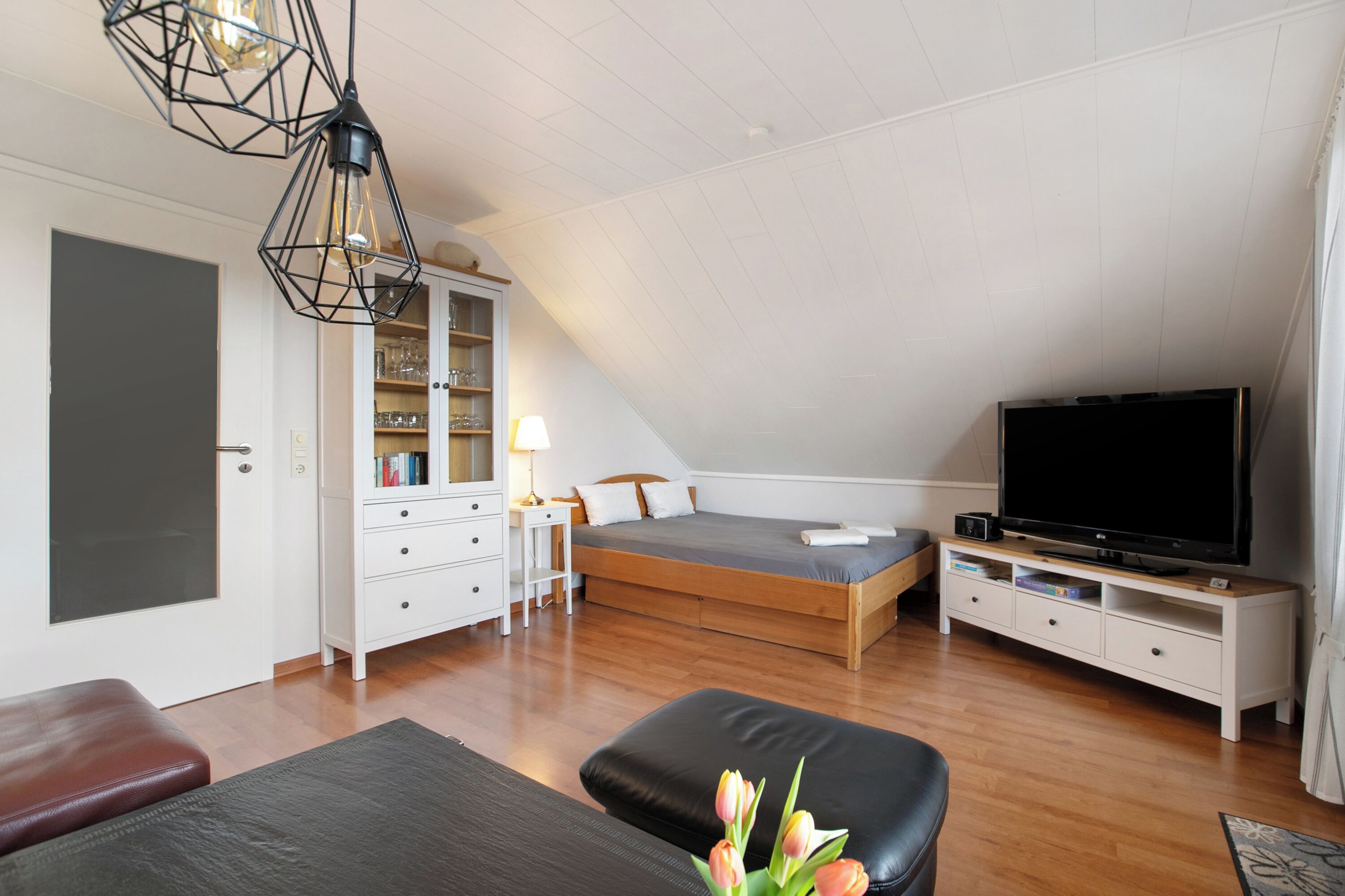 1 slaapkamer, een strijkplank/strijkijzer, gratis wifi, beddengoed