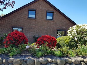 Property grounds - Holiday Apartment 'Helga Bauch' with Balcony and Wi-Fi (Klanxbüll)