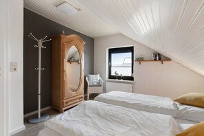 1 habitación, tabla de planchar con plancha, wifi gratis y ropa de cama 