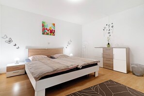 2 sovrum, strykjärn/strykbräda, gratis wi-fi och sängkläder