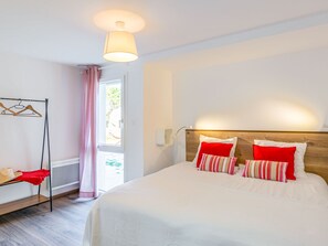 3 bedrooms, iron/ironing board, WiFi - La Ganivelle by Interhome (Kerlouan)