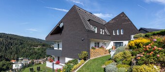 Appartamento Triberg-Blick con vista montagna, terrazza e Wi-Fi