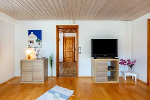 Interior - Apartment 'Haus Strohmeier' with Private Terrace, Private Garden and Wi-Fi (Todtnau-Brandenberg)