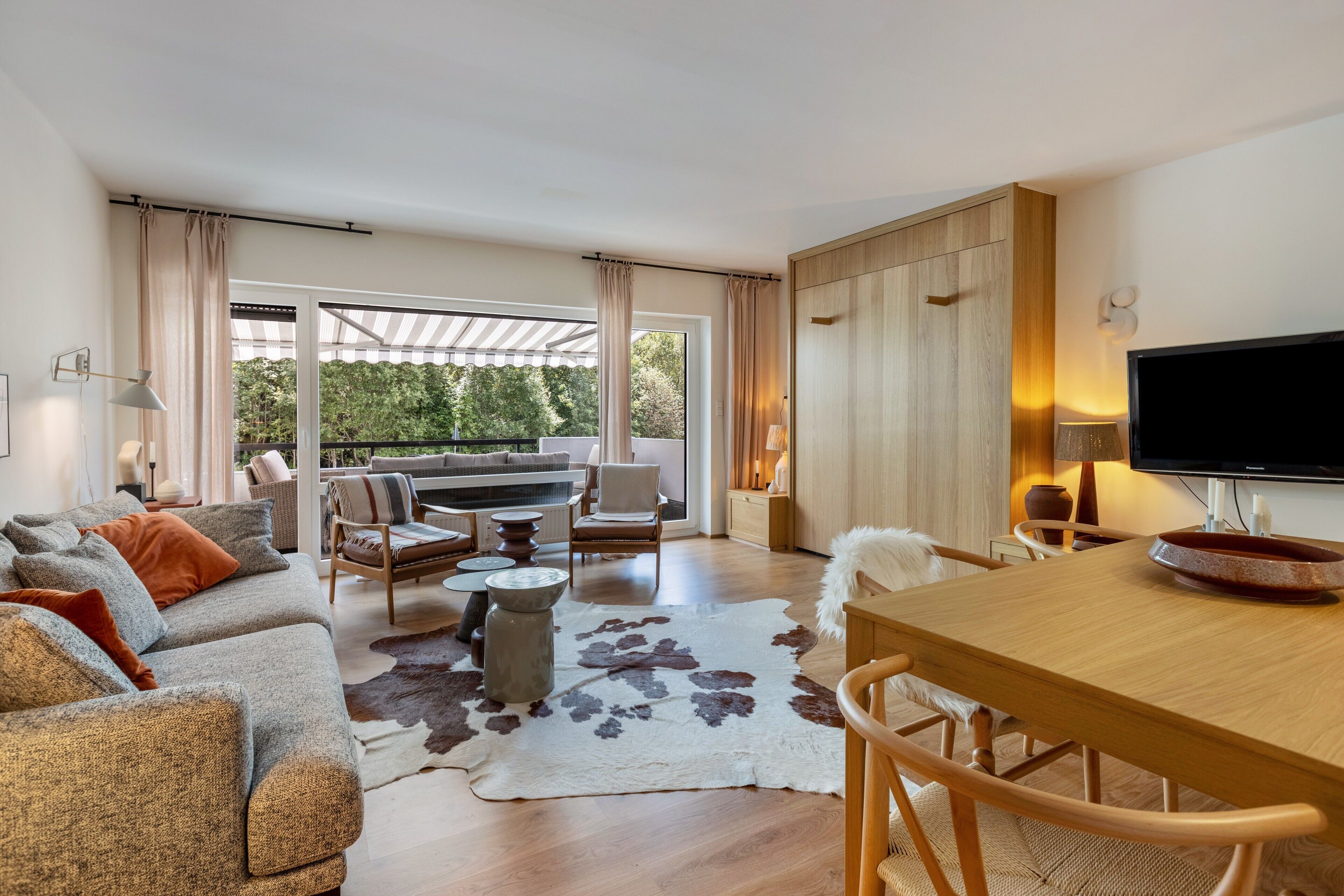 Fernseher, Tischtennisplatte